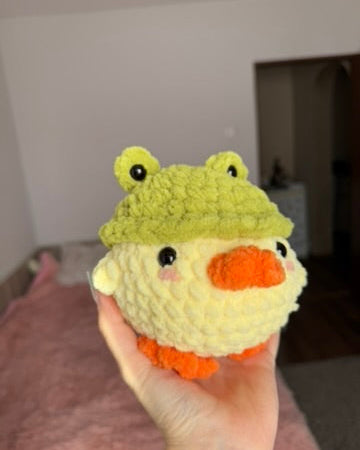 Puișor cu pălărie