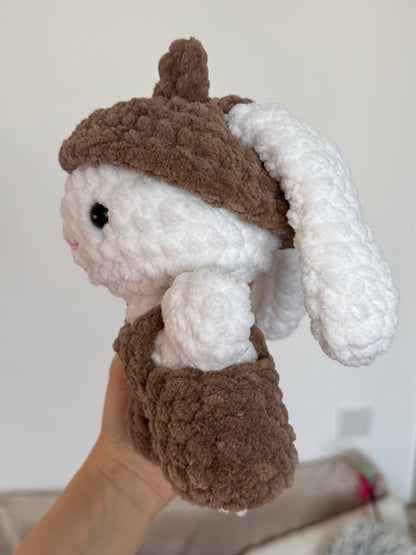 Mini iepuraș cu salopetă